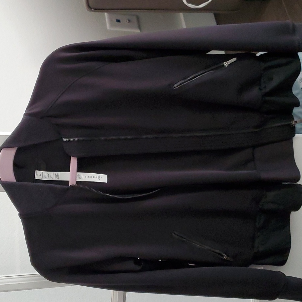 Lululemon bomber jacket Size 4 in Black